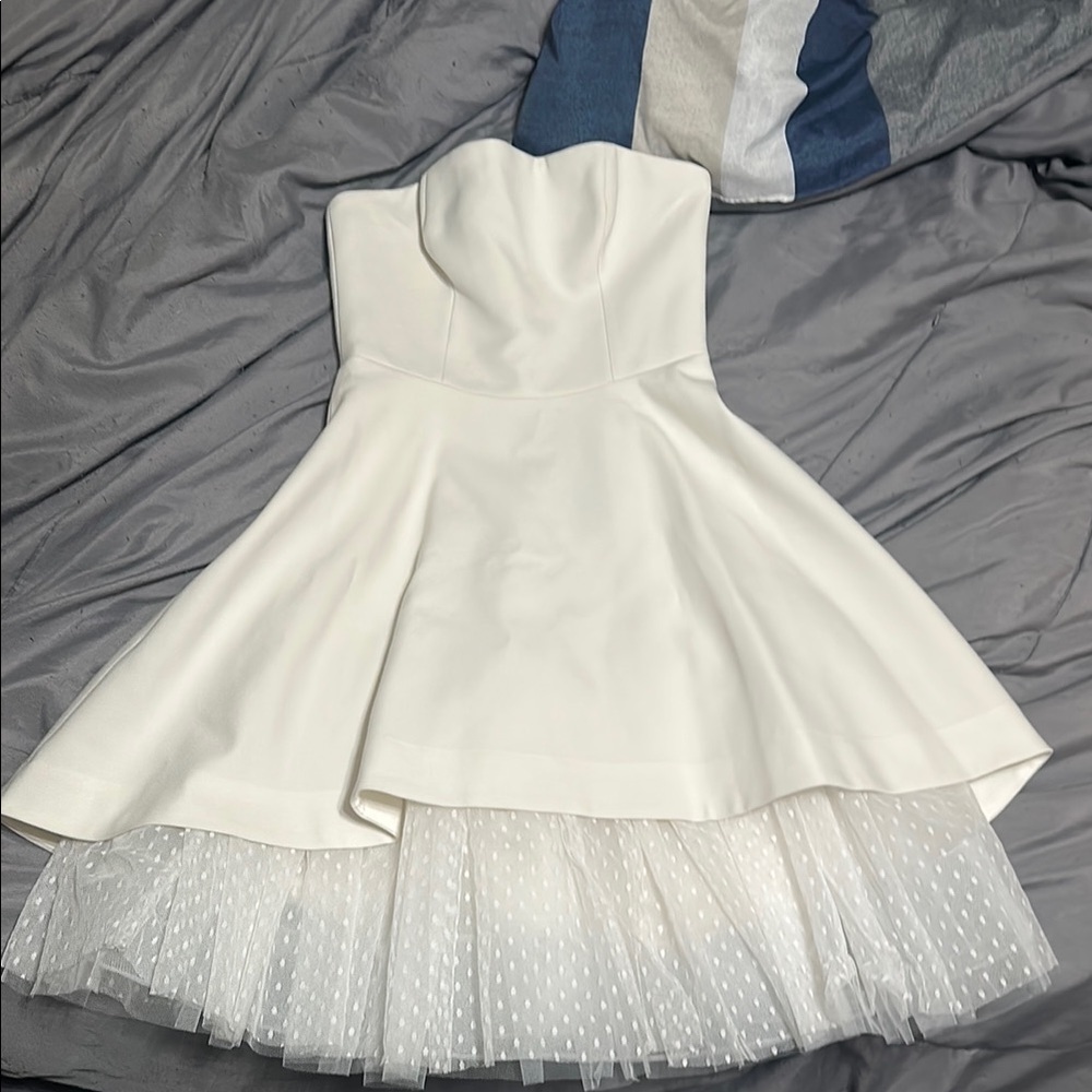 BCBGMaxAzria White Fit and Flare Strapless Dress
